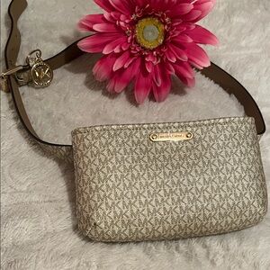 NWOT MICHAEL KORS WAIST PURSE!